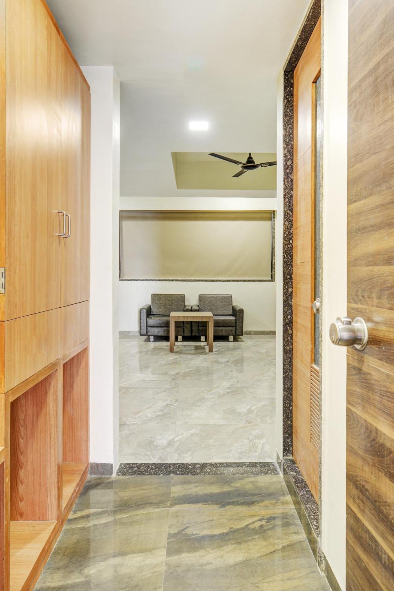 Hotel Desert Inn Tharad Екстериор снимка